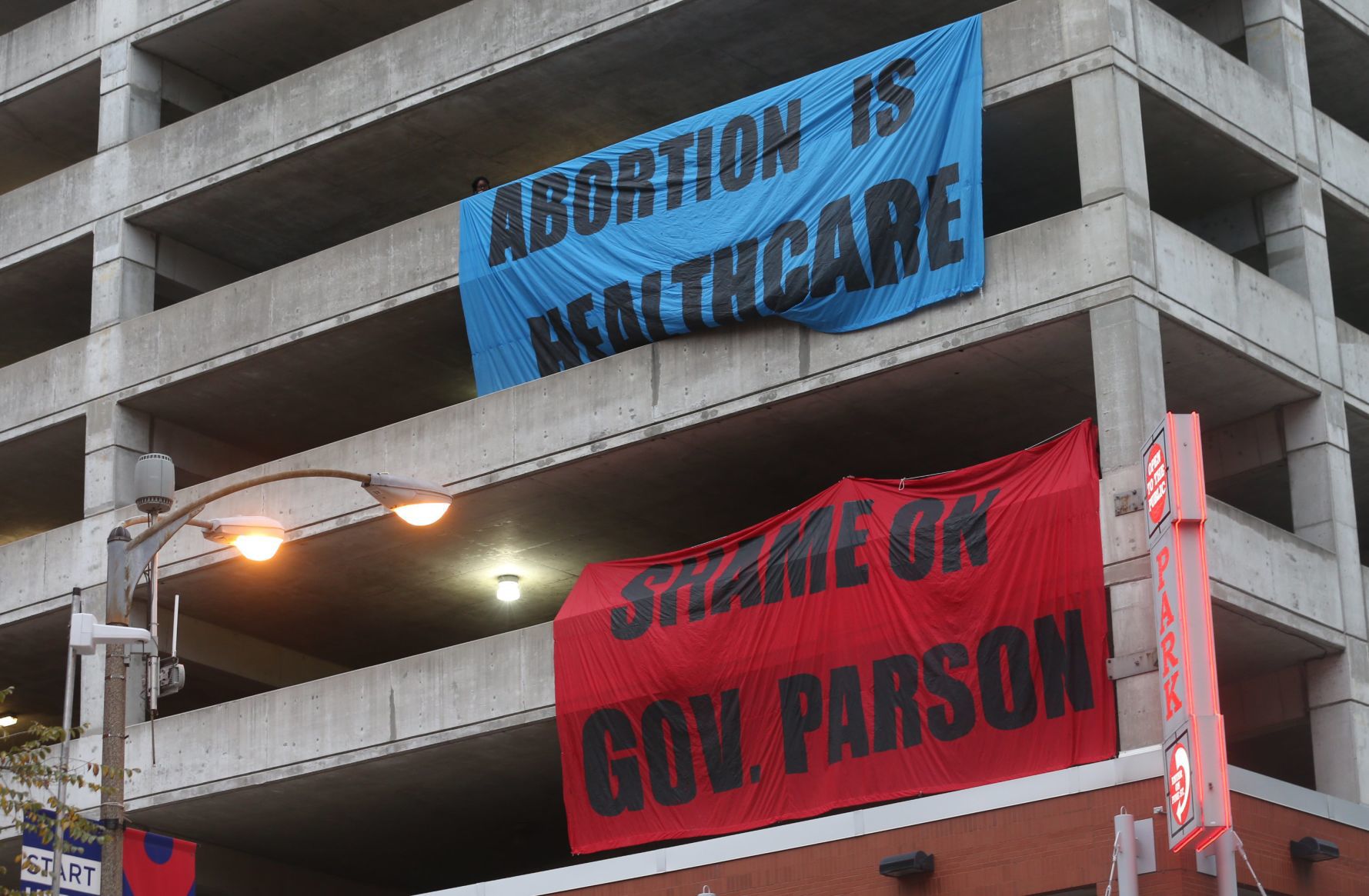 Hearings begin on fate of Missouri's lone abortion clinic